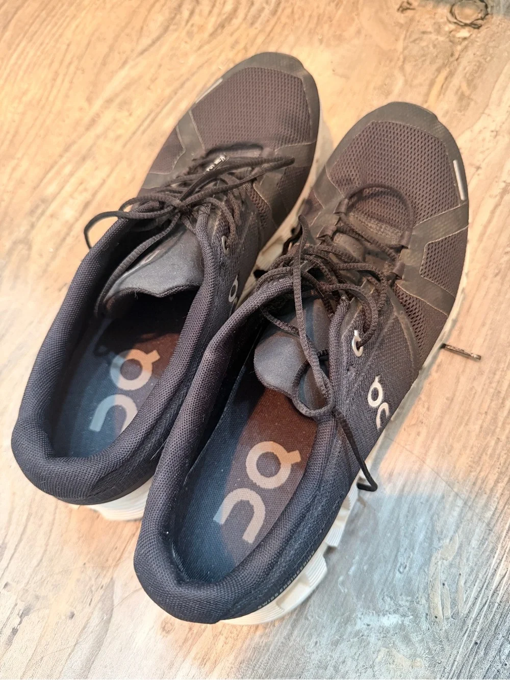 On Running Men's Athletic Shoes in Black and White